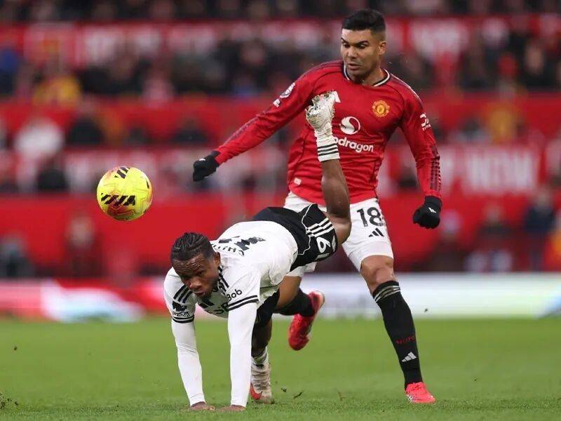 10场逆袭!卡里克“转正”稳了?曼联这波操作赚翻了